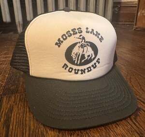 VINTAGE ‘80s Moses Lake Washington Roundup Black & White Mesh Trucker Hat NWOT